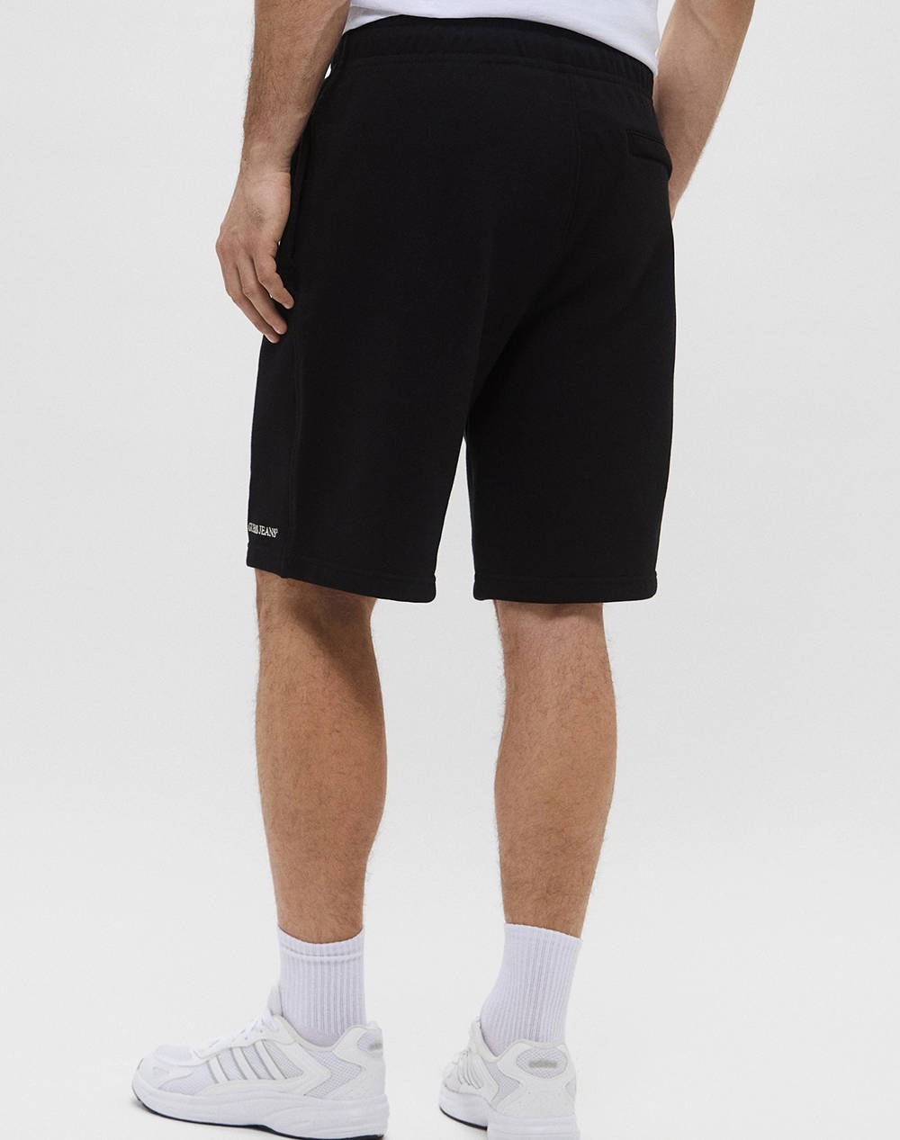 GUESS JEANS GJ REG EMBRO SHORTS - ORGANIC COTT ICONIC TERRY 400 SHORTS DE BARBATI