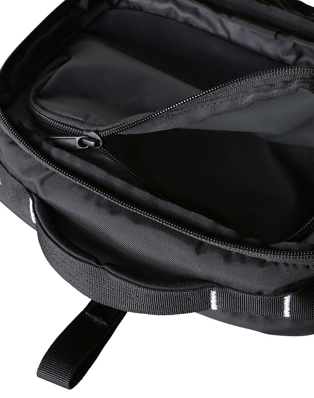 THE NORTH FACE BCV TOILETRY KIT TNF (Dimensiuni: 23.5 x 16.5 x 8.3cm.)