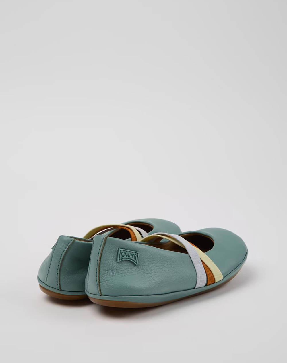 CAMPER Sella Taimu/Kito Abeja