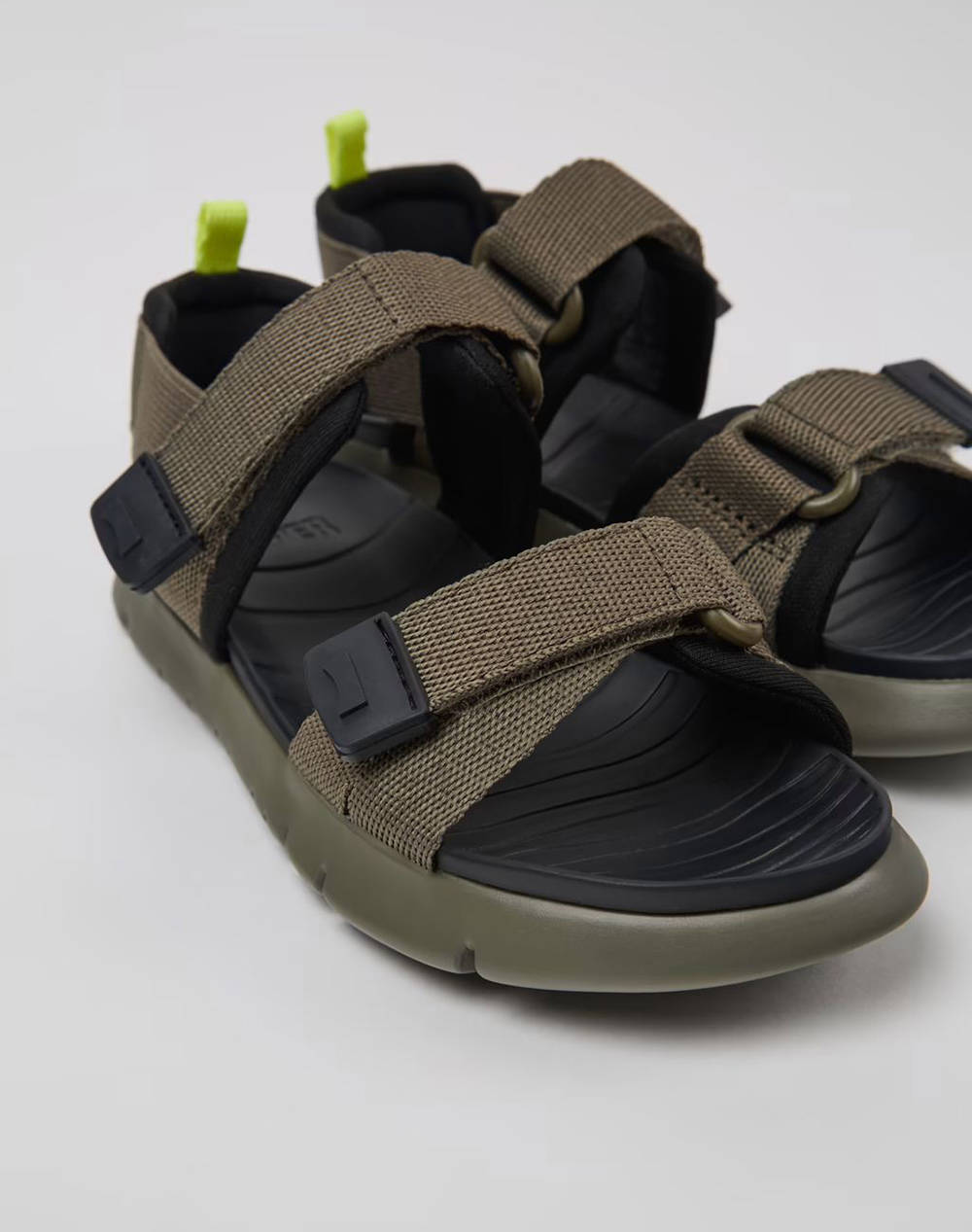 CAMPER Web.Romero,Olas Negro/MiraSand Romero