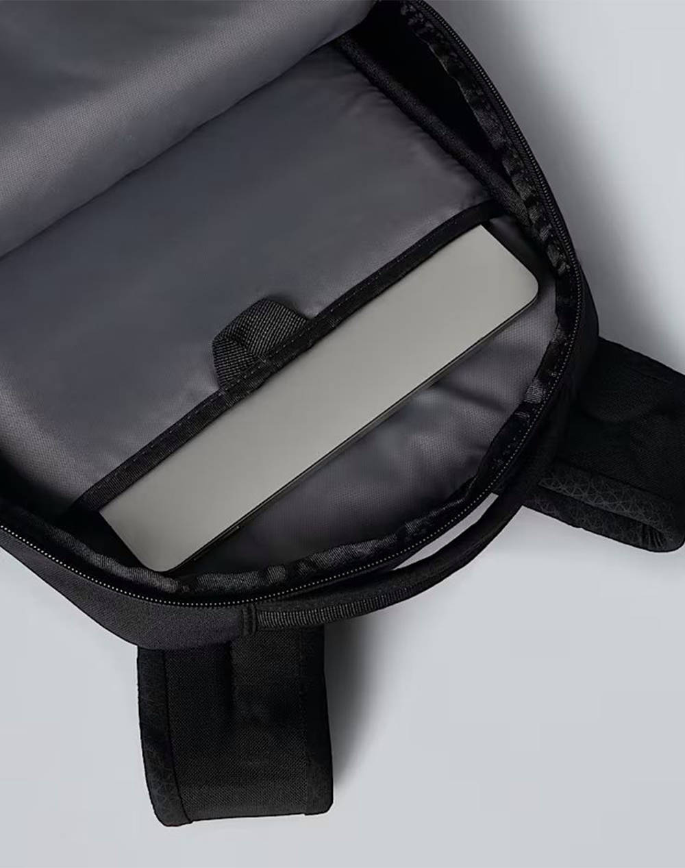 THE NORTH FACE JESTER BACKPACK (Dimensiuni: 27.9 x 21 x 46.1cm.)