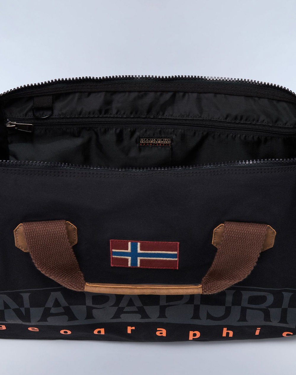 NAPAPIJRI BERING 3 (Dimensiuni: 60 x 32cm.)