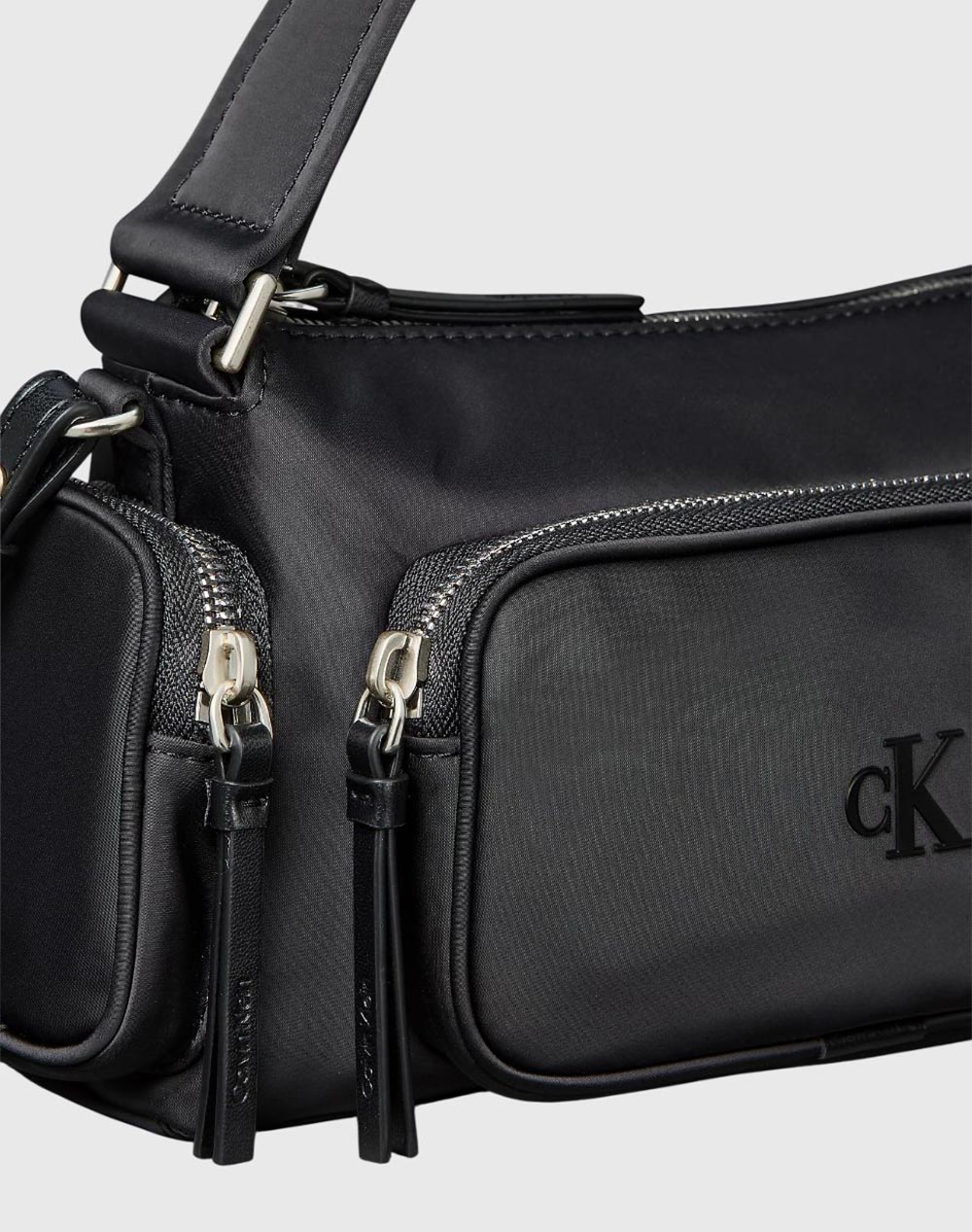 CALVIN KLEIN POCKET NYLON BAG W/ STRAP