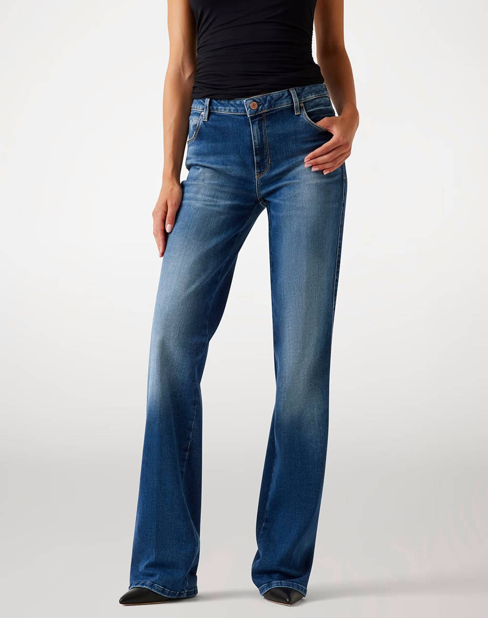 GUESS SEXY STRAIGHT PANTALONI DE DAMA