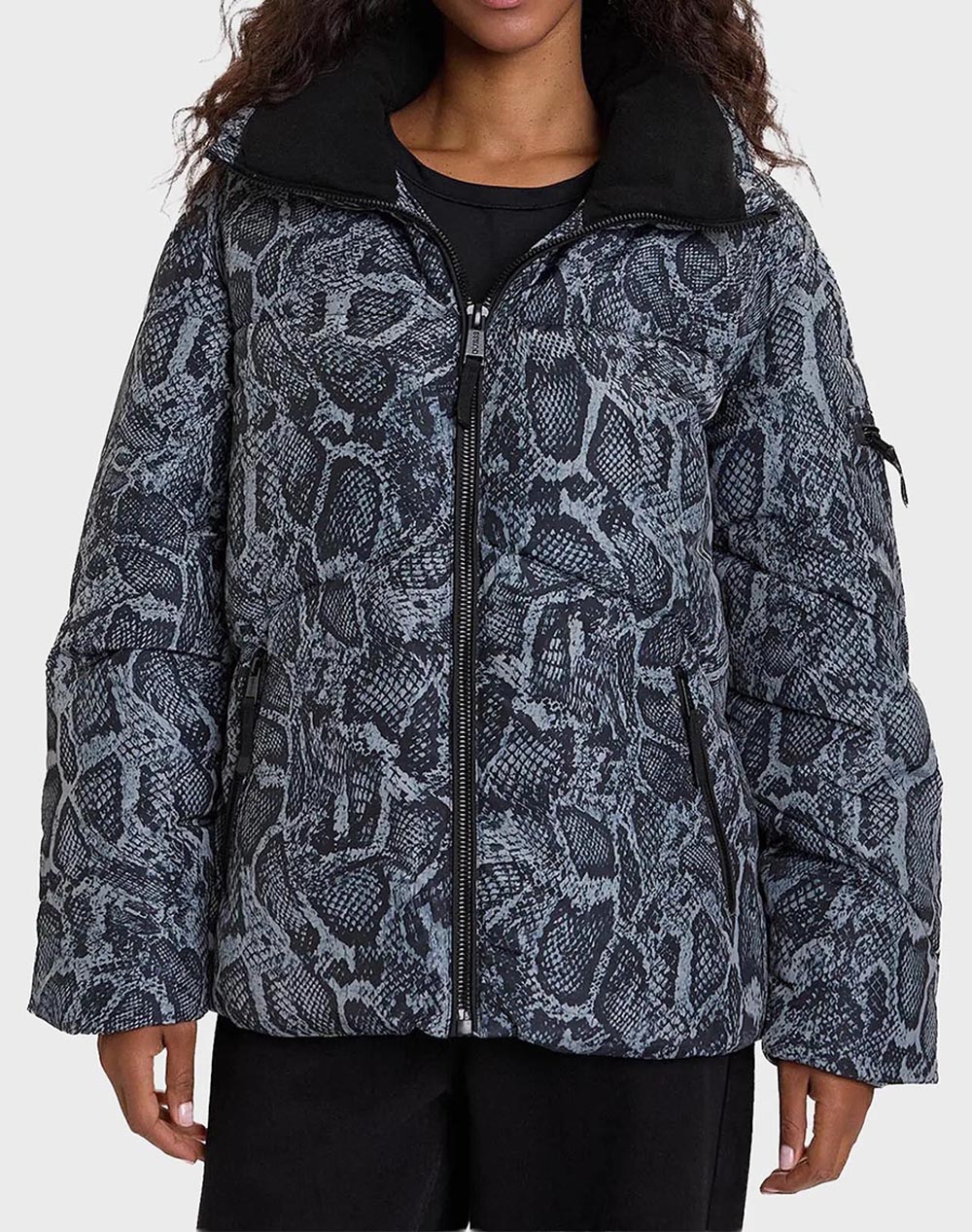 GUESS MARTINA PRINT CROP PUFFA GEACA DE DAMA