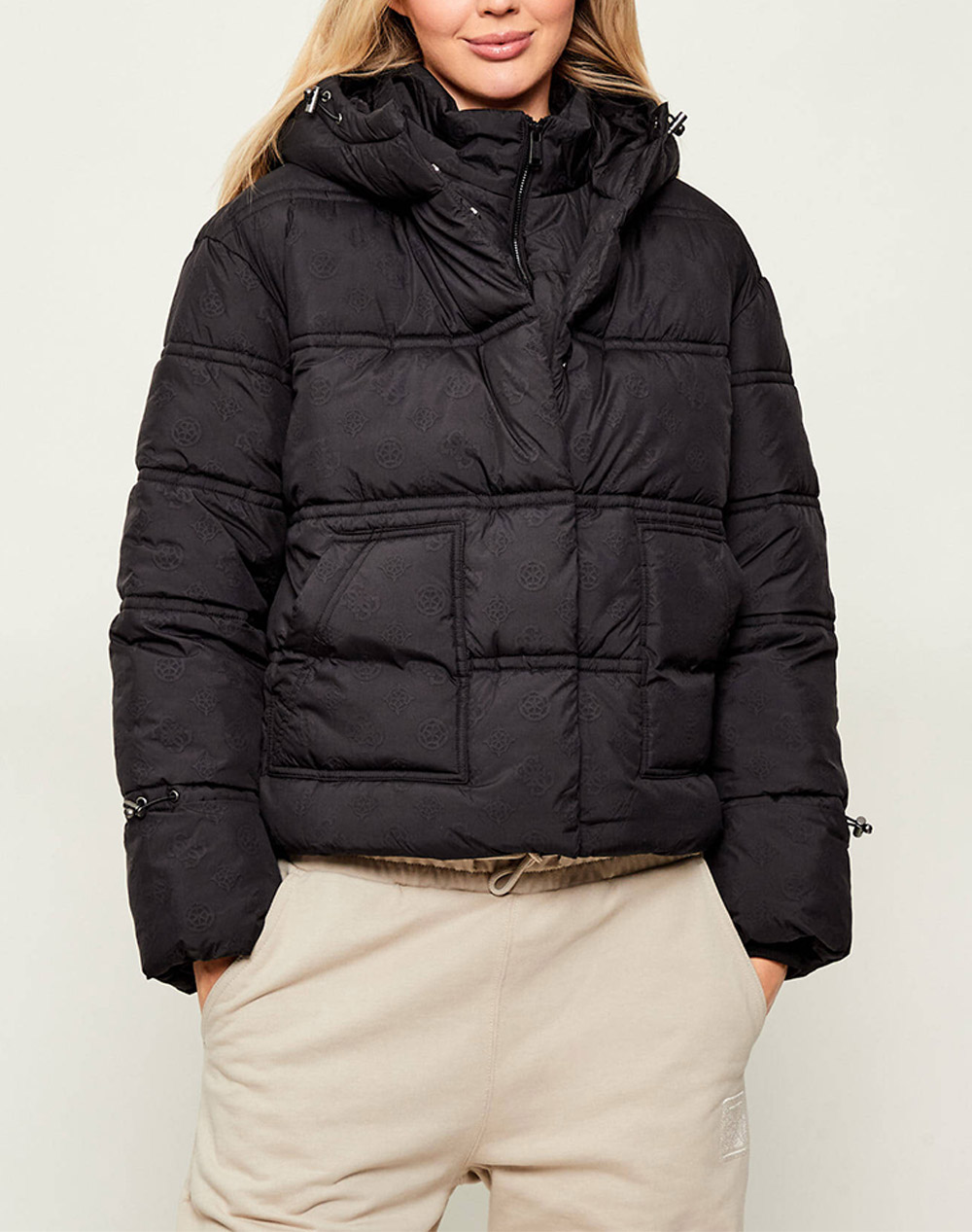 GUESS NEW DAISY CROP LOGO PUFFER GEACA DE DAMA