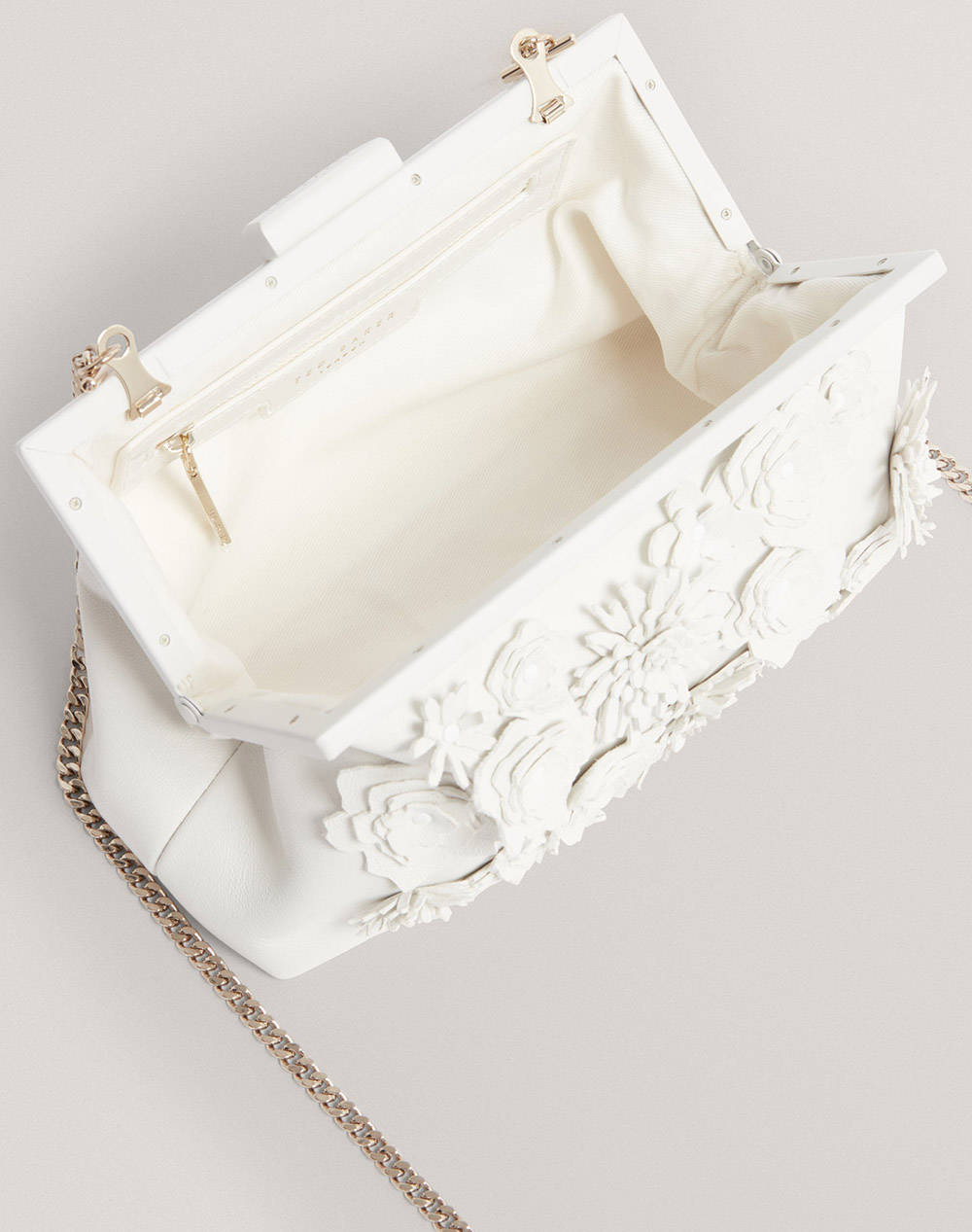 TED BAKER FIORELL Flower 3D Applique Clutch Bag (Dimensiuni: 21 x 11.5 x 7.5cm.)