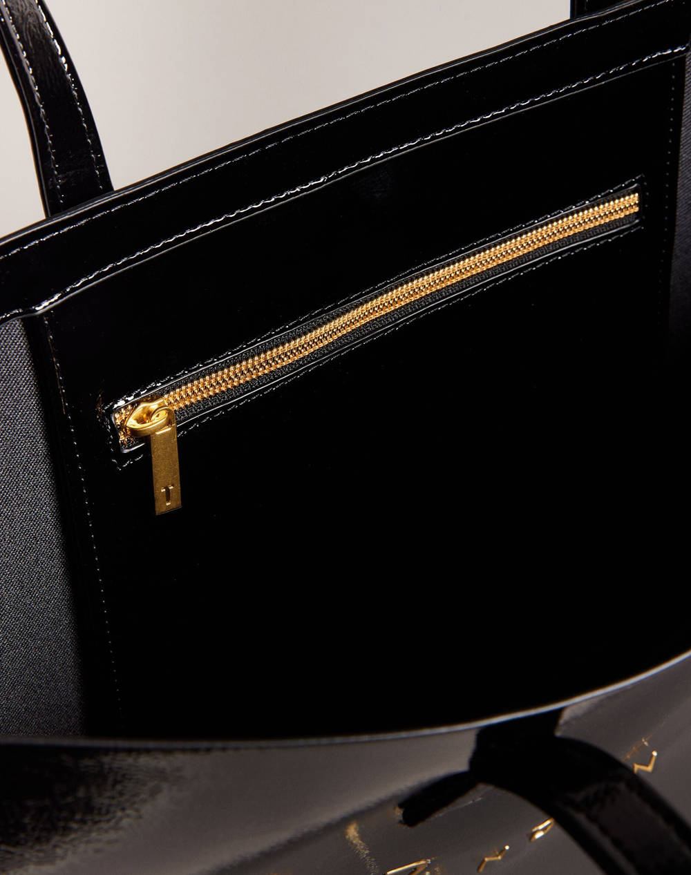 TED BAKER CRIKON Crinkle Extra Large Icon Bag (Dimensiuni: 45 x 35 x 14cm.)