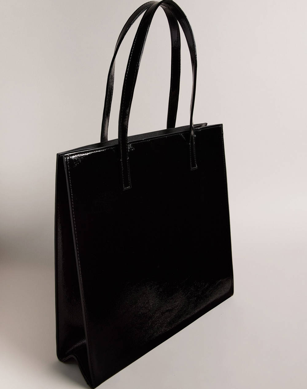 TED BAKER CRINKON Crinkle Large Icon Bag (Dimensiuni: 34.5 x 34.5 x 11.5cm.)