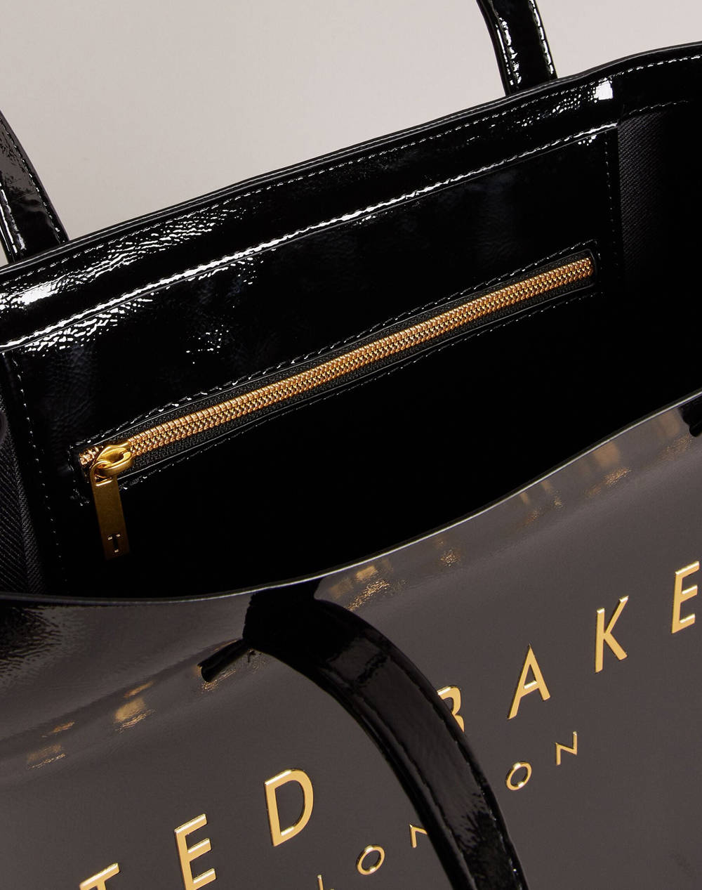 TED BAKER CRINKON Crinkle Large Icon Bag (Dimensiuni: 34.5 x 34.5 x 11.5cm.)