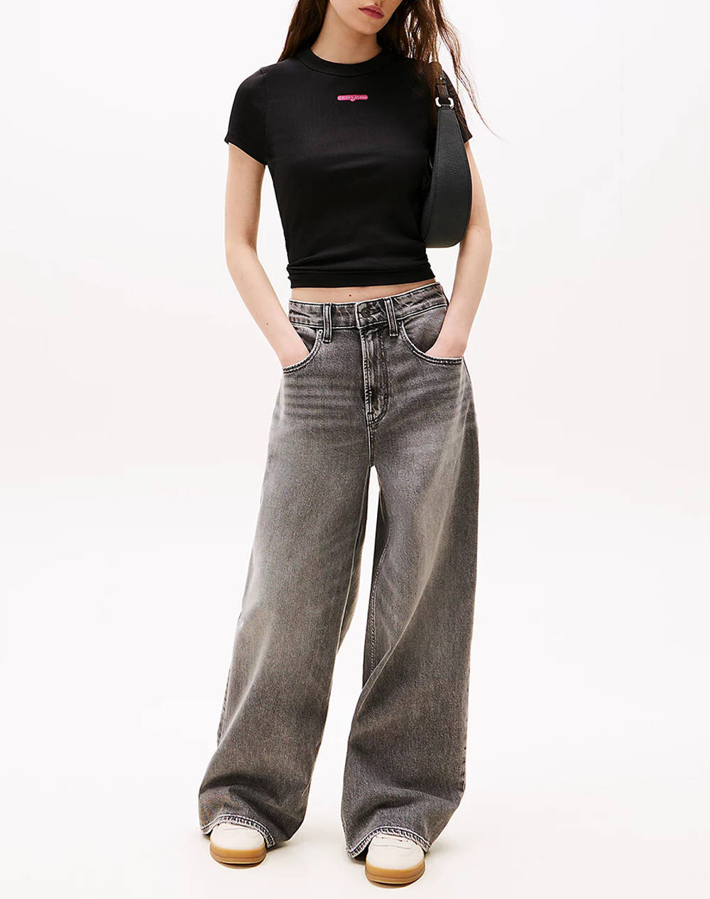TOMMY JEANS TJW SLIM SCRIPT LABEL SS TEE EXT