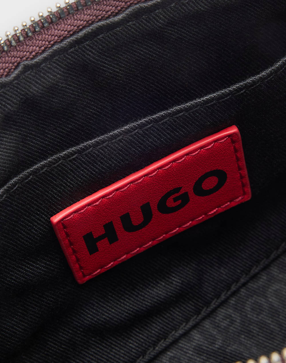 HUGO Chris 2.0 MA_Hobo 10273943 01 (Dimensiuni: 12 x 26 x 7cm.)