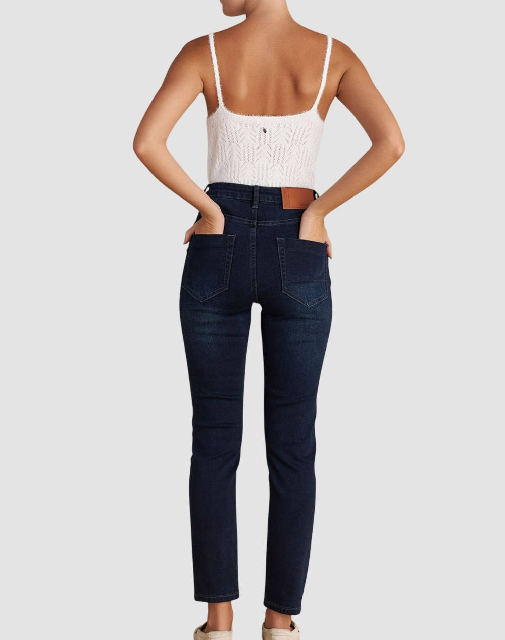 ATTRATTIVO PANTALONI