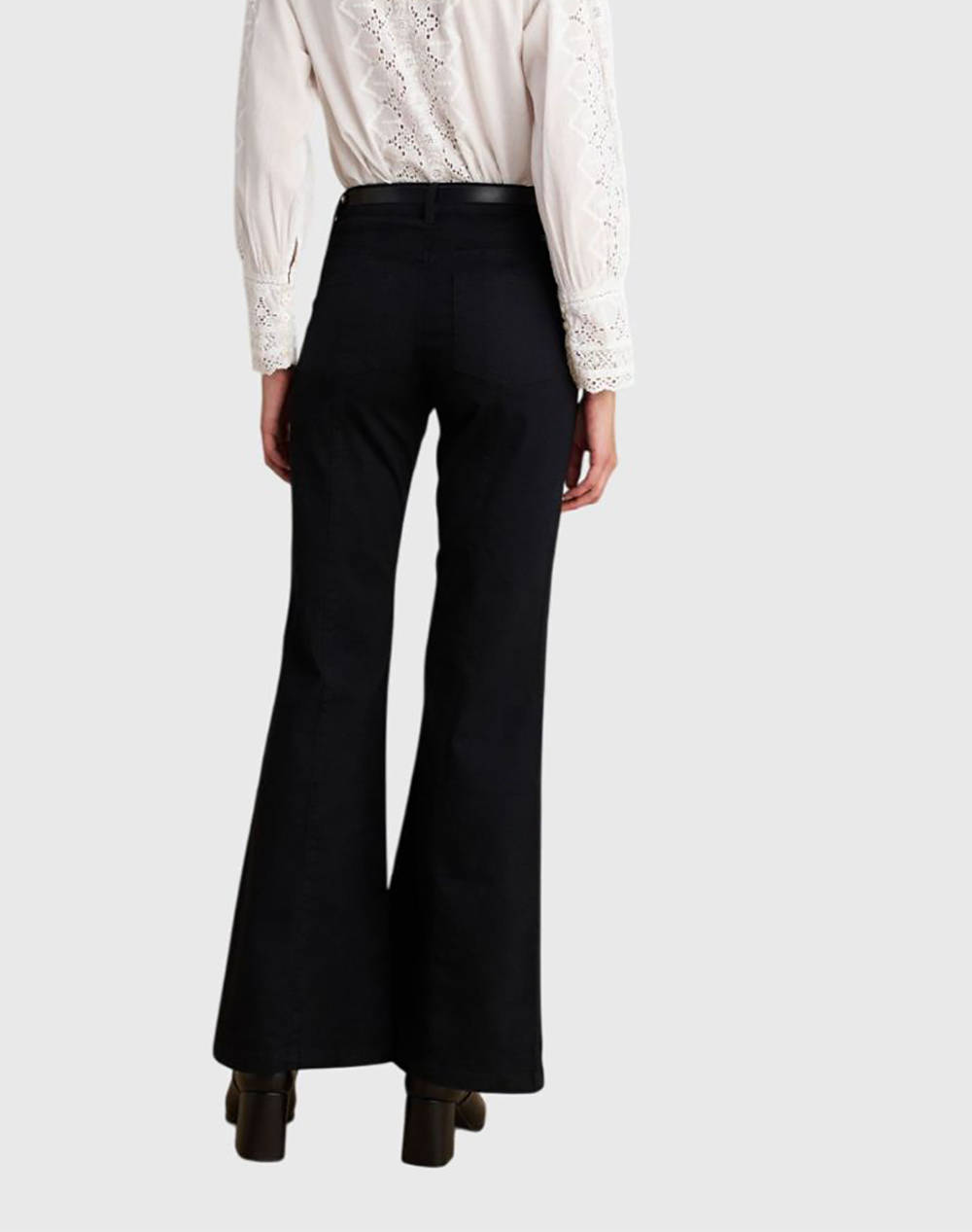 ATTRATTIVO PANTALONI&CUREA
