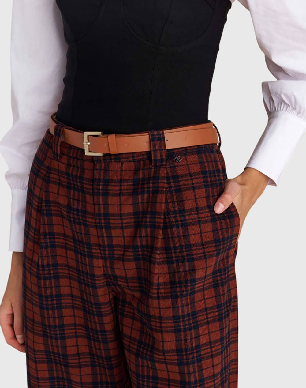 ATTRATTIVO PANTALONI&CUREA