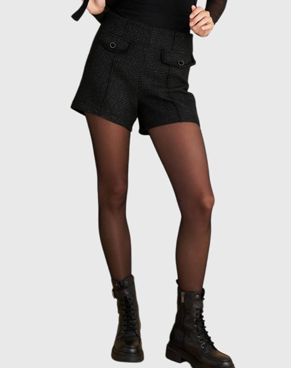 ATTRATTIVO PANTALONI SCURTI