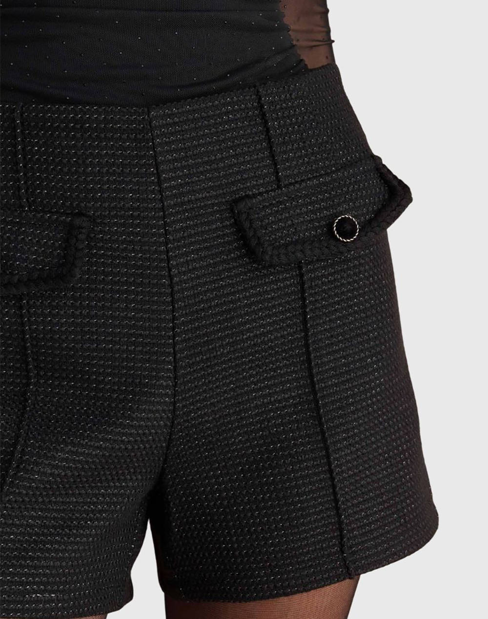 ATTRATTIVO PANTALONI SCURTI