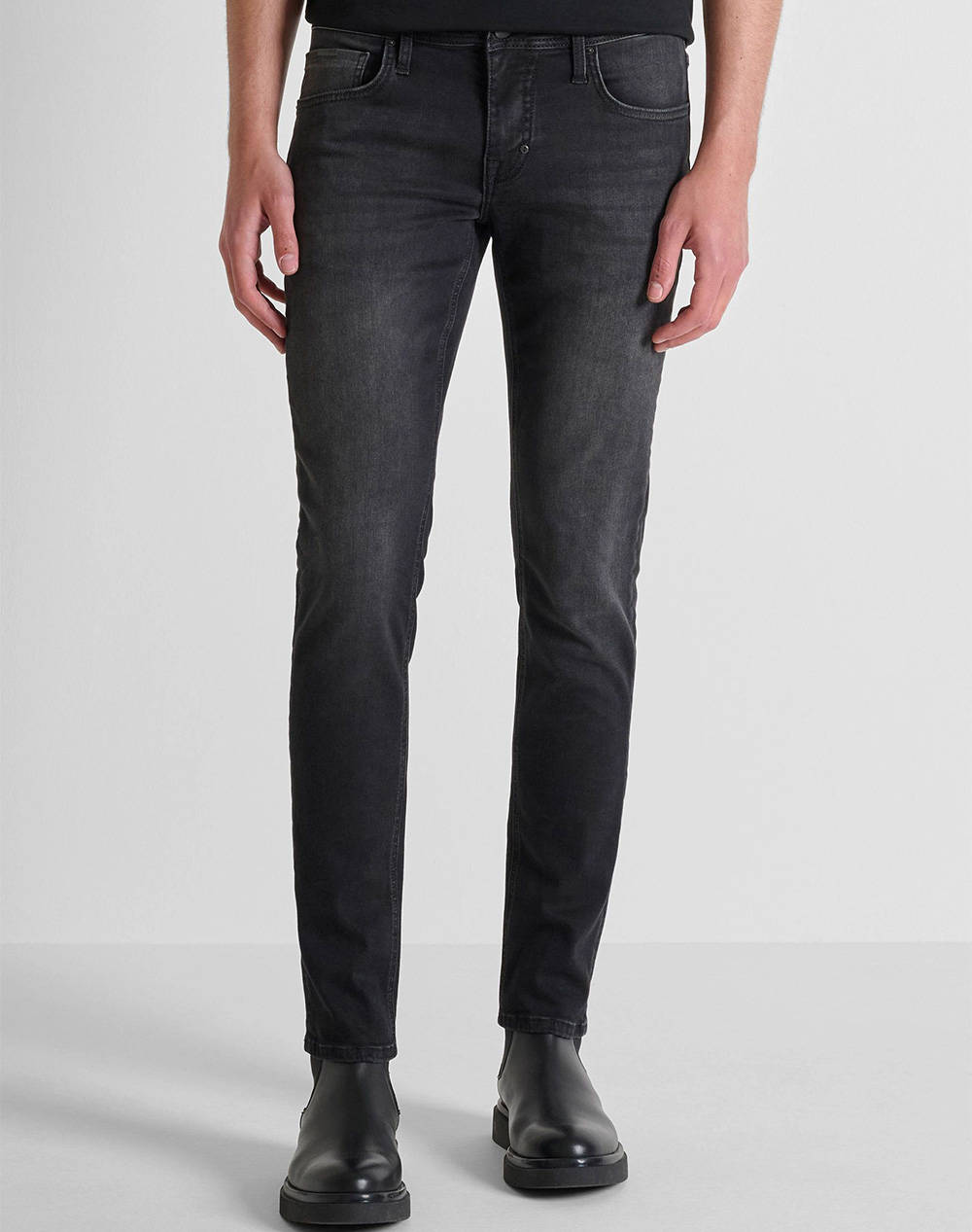 ANTONY MORATO MMDT00241FA7506121W02103 MIN OF 10 JEANS OZZY TAPERED FIT IN BLACK BLACK DENIM PANTALONI DE BARBATI