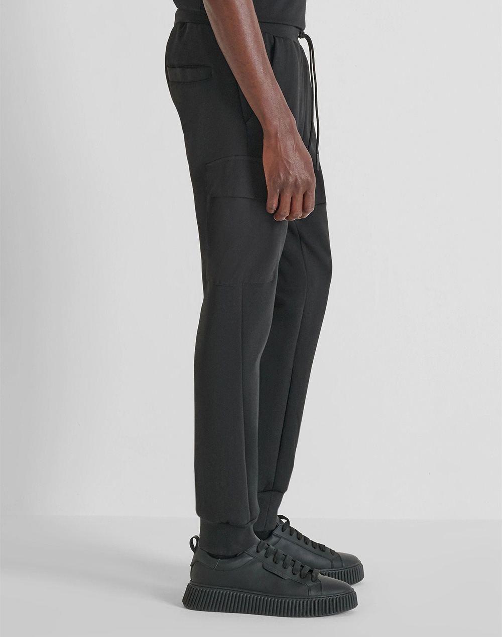 ANTONY MORATO MMFP00415FA150168 MIN OF 6 FLEECE TROUSERS REGULAR FIT IN INTERLOCK COTTON BLEND FABRIC WITH LOGOED RUBBER FLAG PANTALONI DE BARBATI