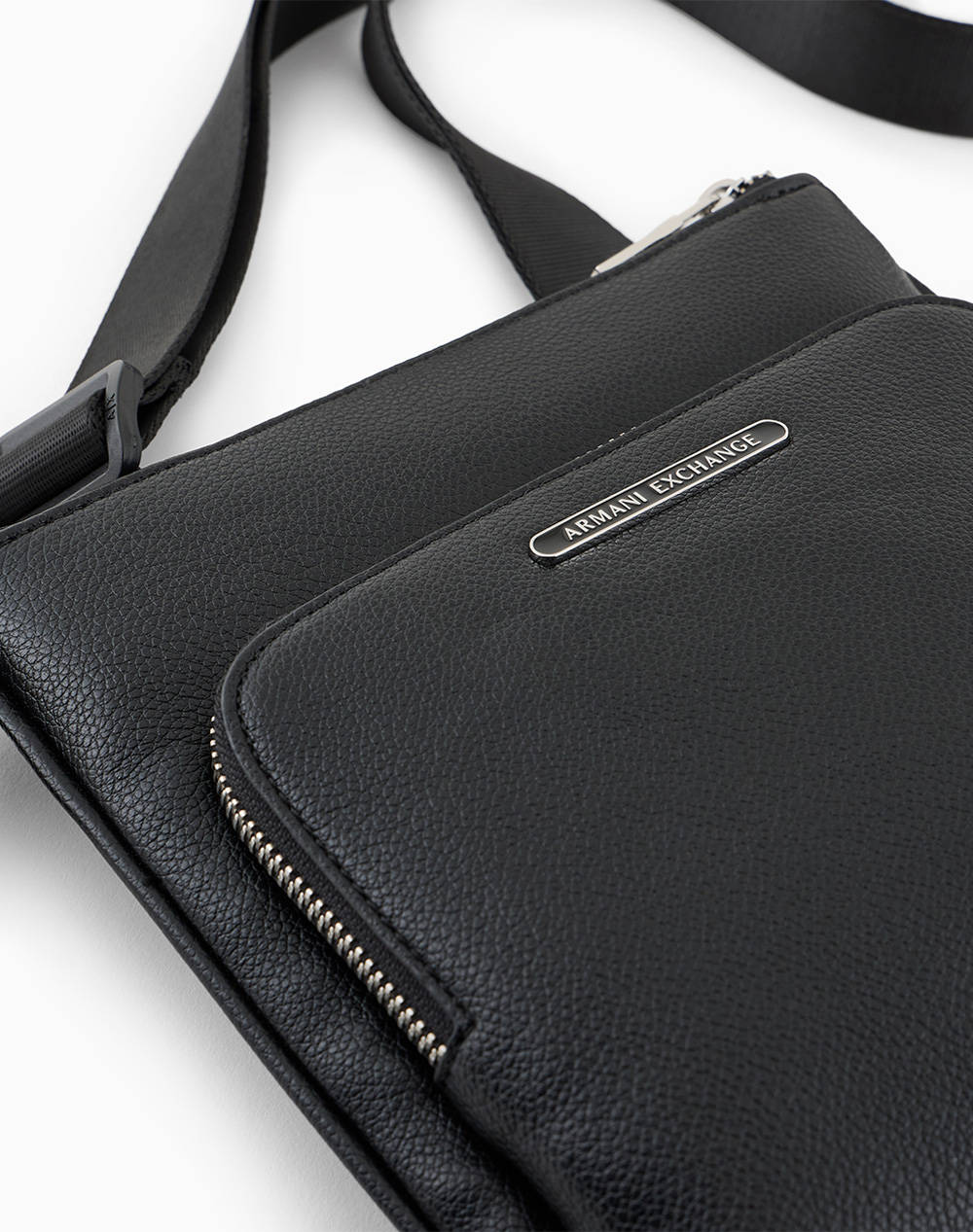 ARMANI EXCHANGE MESSENGER BAG (Dimensiuni: 22 x 3 x 21 cm.)