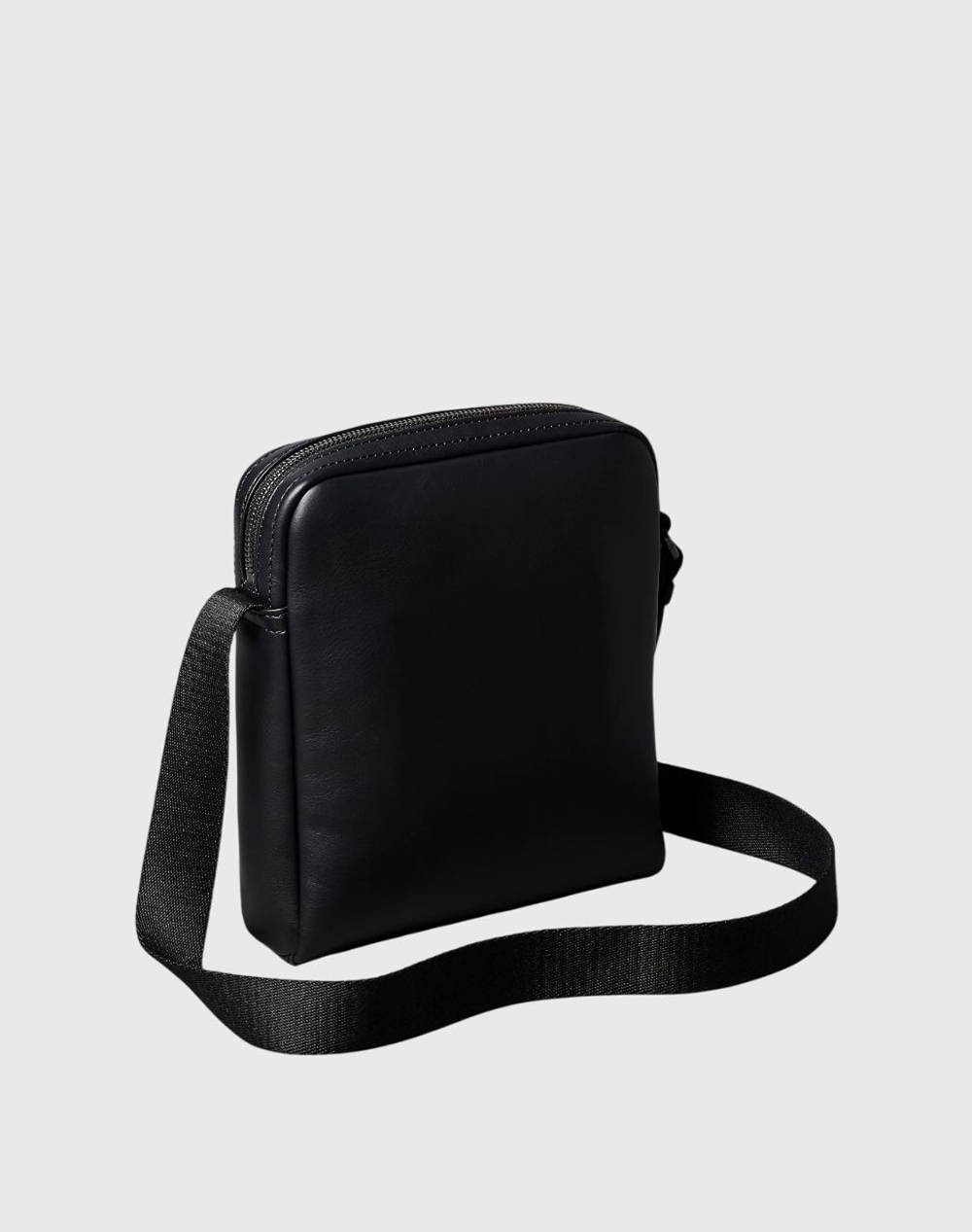 CALVIN KLEIN CK REPORTER (Dimensiuni: 19 x 21 x 5cm.)