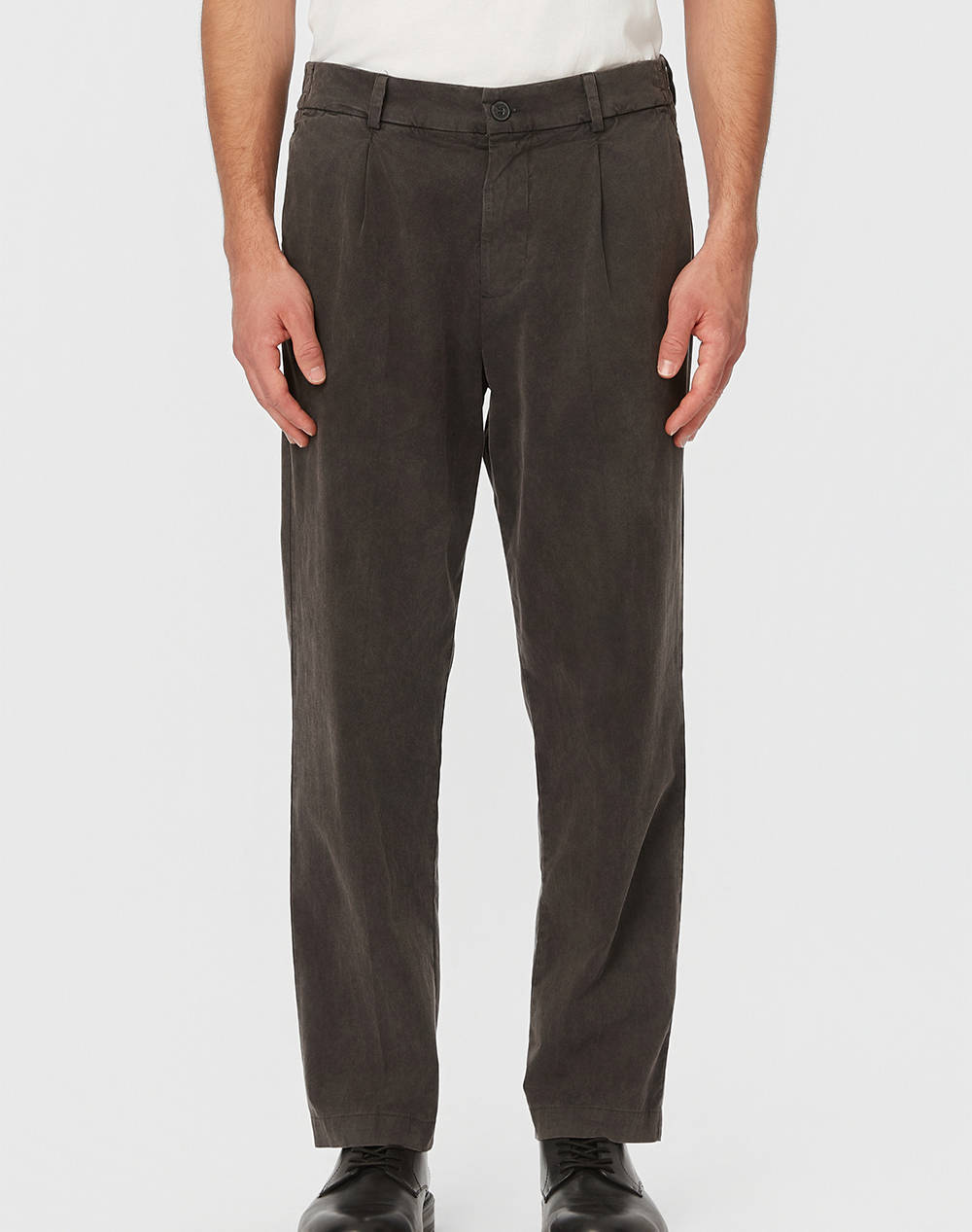 DIRTY LAUNDRY PLEATED PANTS