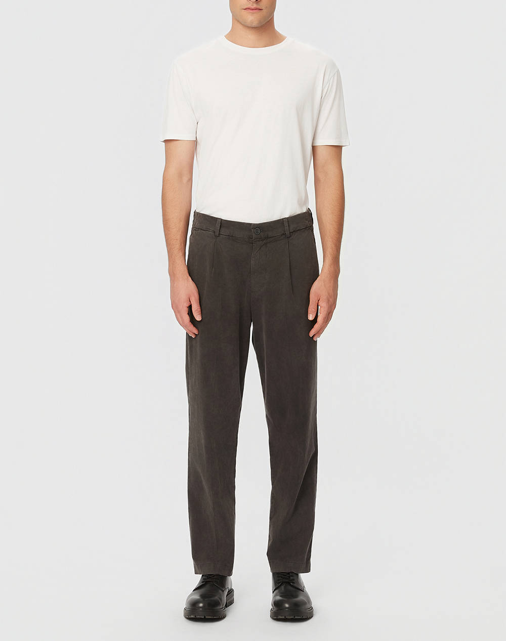DIRTY LAUNDRY PLEATED PANTS