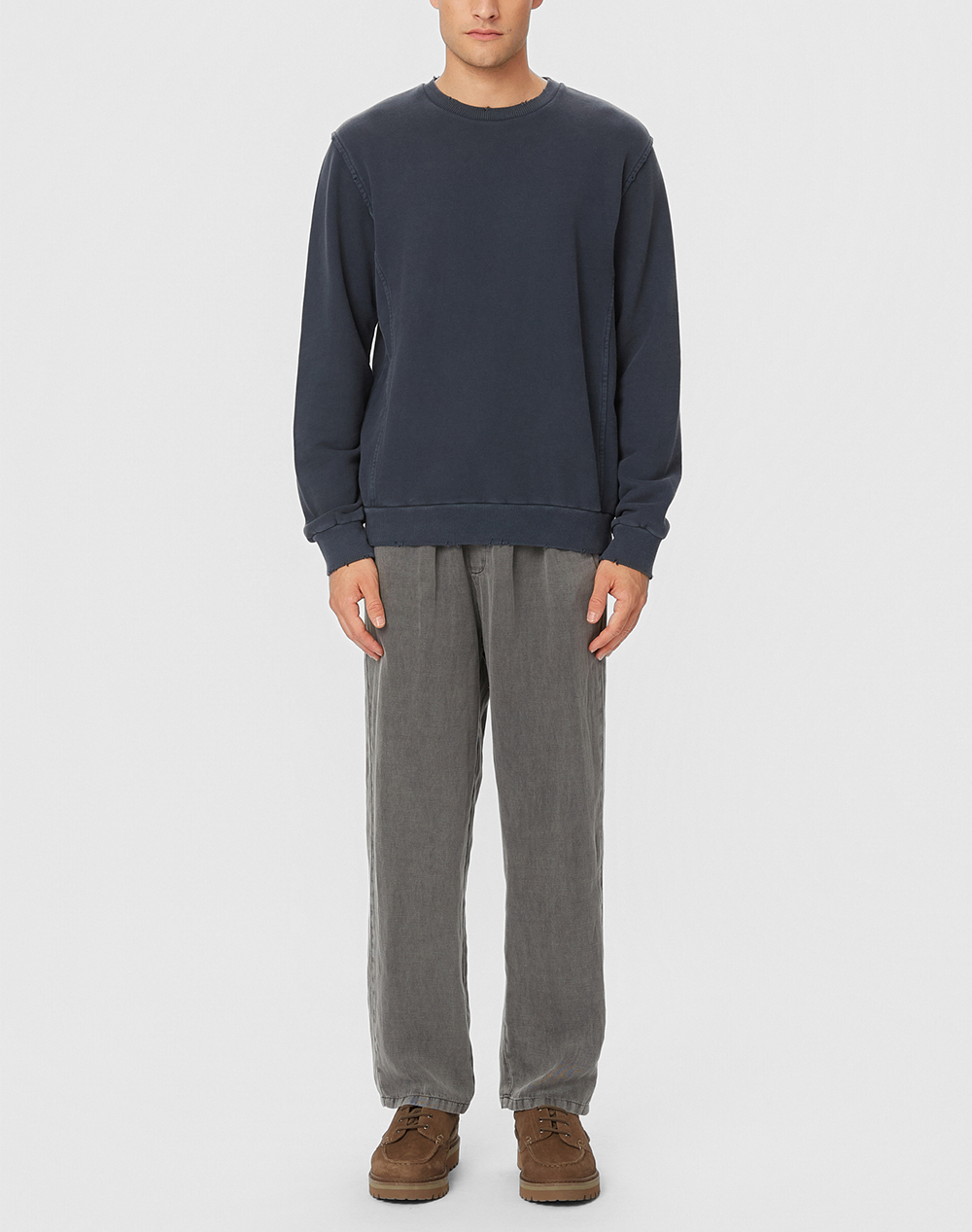 DIRTY LAUNDRY REGULAR CREWNECK WITH DESTROYS