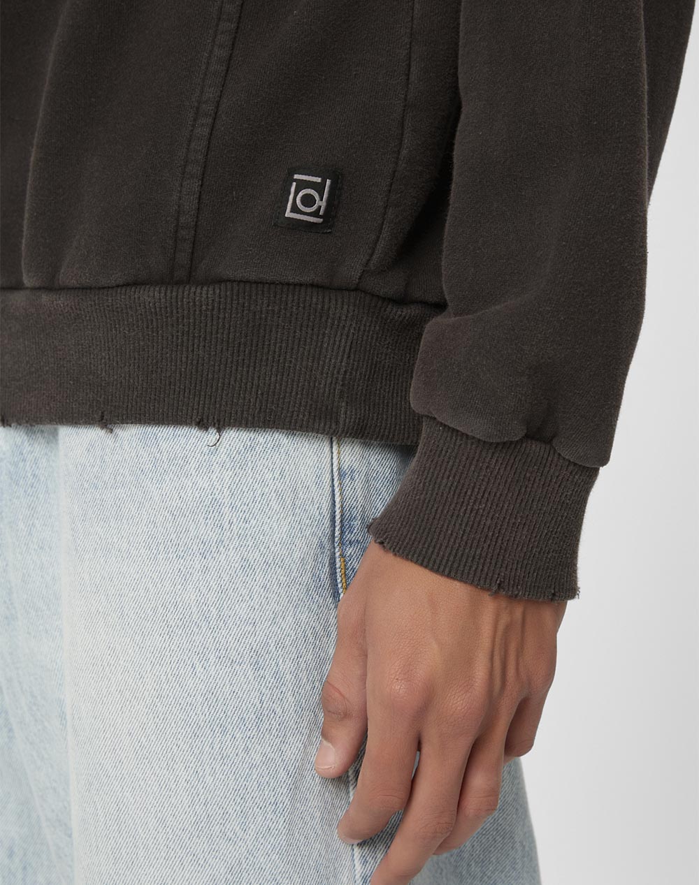 DIRTY LAUNDRY REGULAR CREWNECK WITH DESTROYS