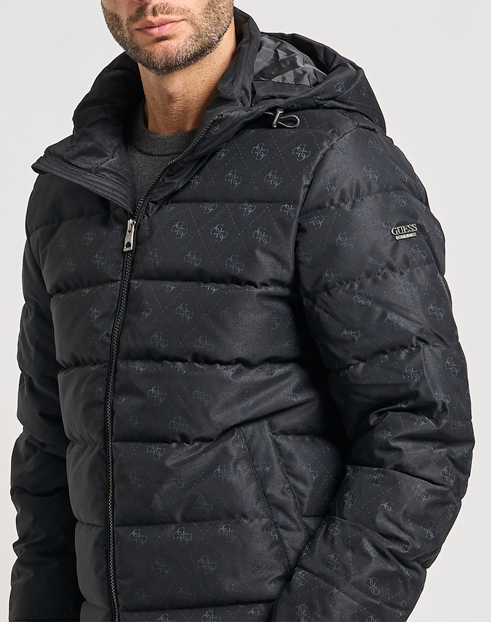 GUESS MONOGRAM PUFFA JACKET GEACA DE BARBATI