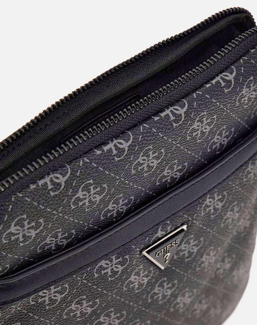 GUESS MILANO CROSSBODY FLAT GEANTA DE BARBATI (Dimensiuni: 19 x 23 x 2cm.)