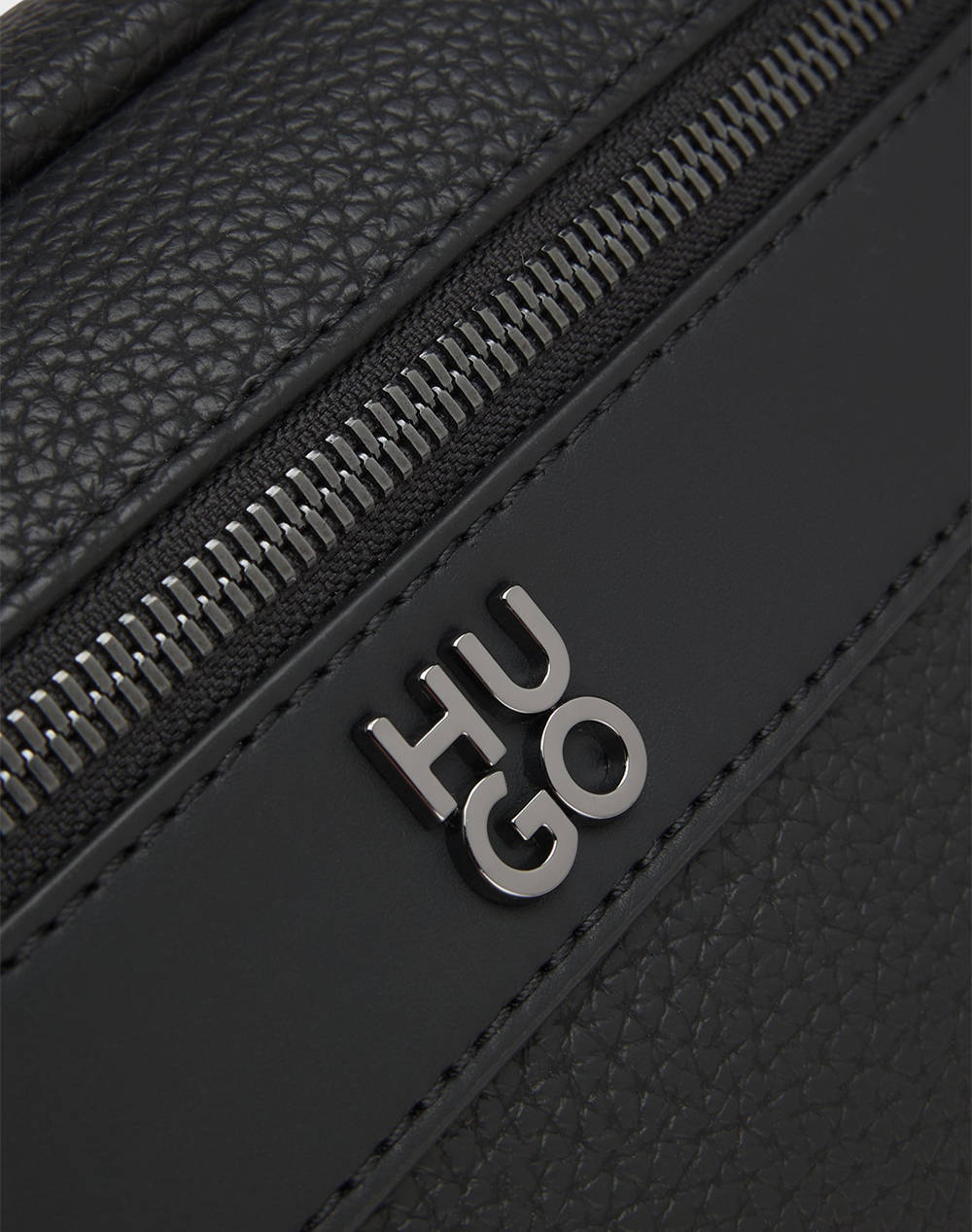 HUGO Quantic_Washbag 10266594 01 (Dimensiuni: 24 x 15.5 x 11cm.)