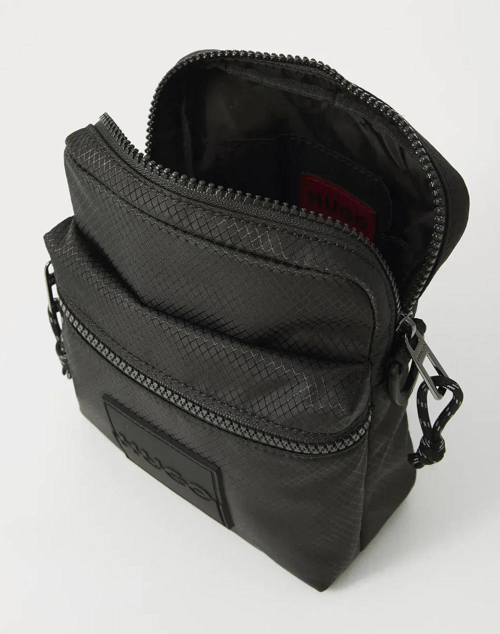 HUGO Jhin_NS Zip 10269659 01 (Dimensiuni: 5 x 21 x 17cm.)
