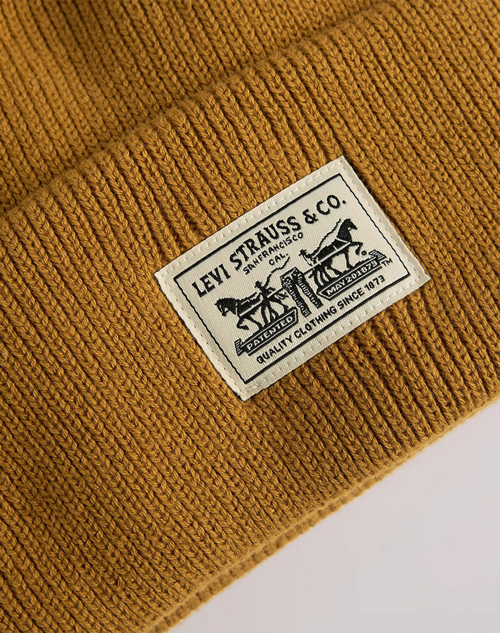 LEVIS BACKPATCH BEANIE