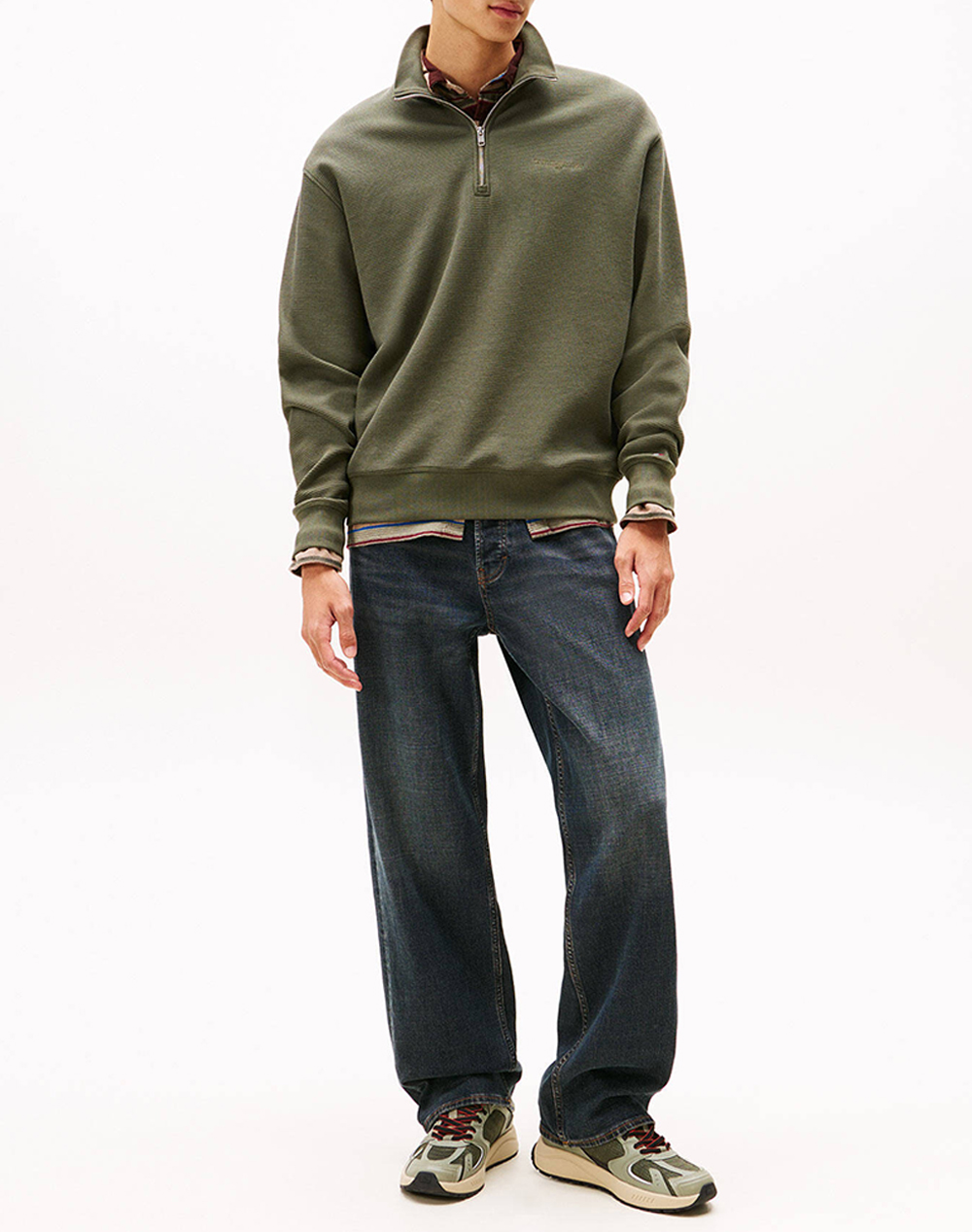 TOMMY JEANS TJM RLX WAFFLE SCRIPT QRTR ZIP