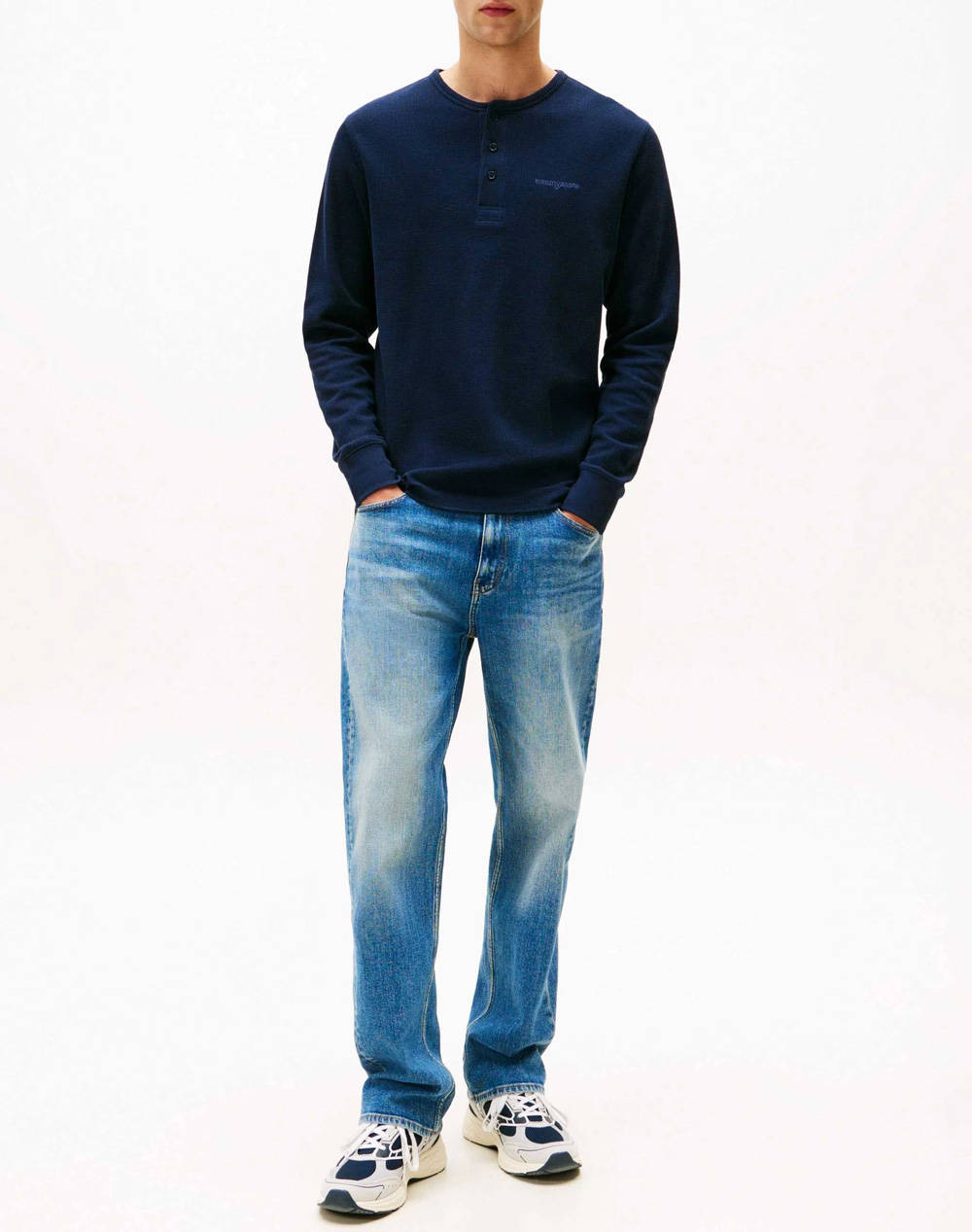 TOMMY JEANS TJM SLIM WAFFLE SCRIPT HENLEY