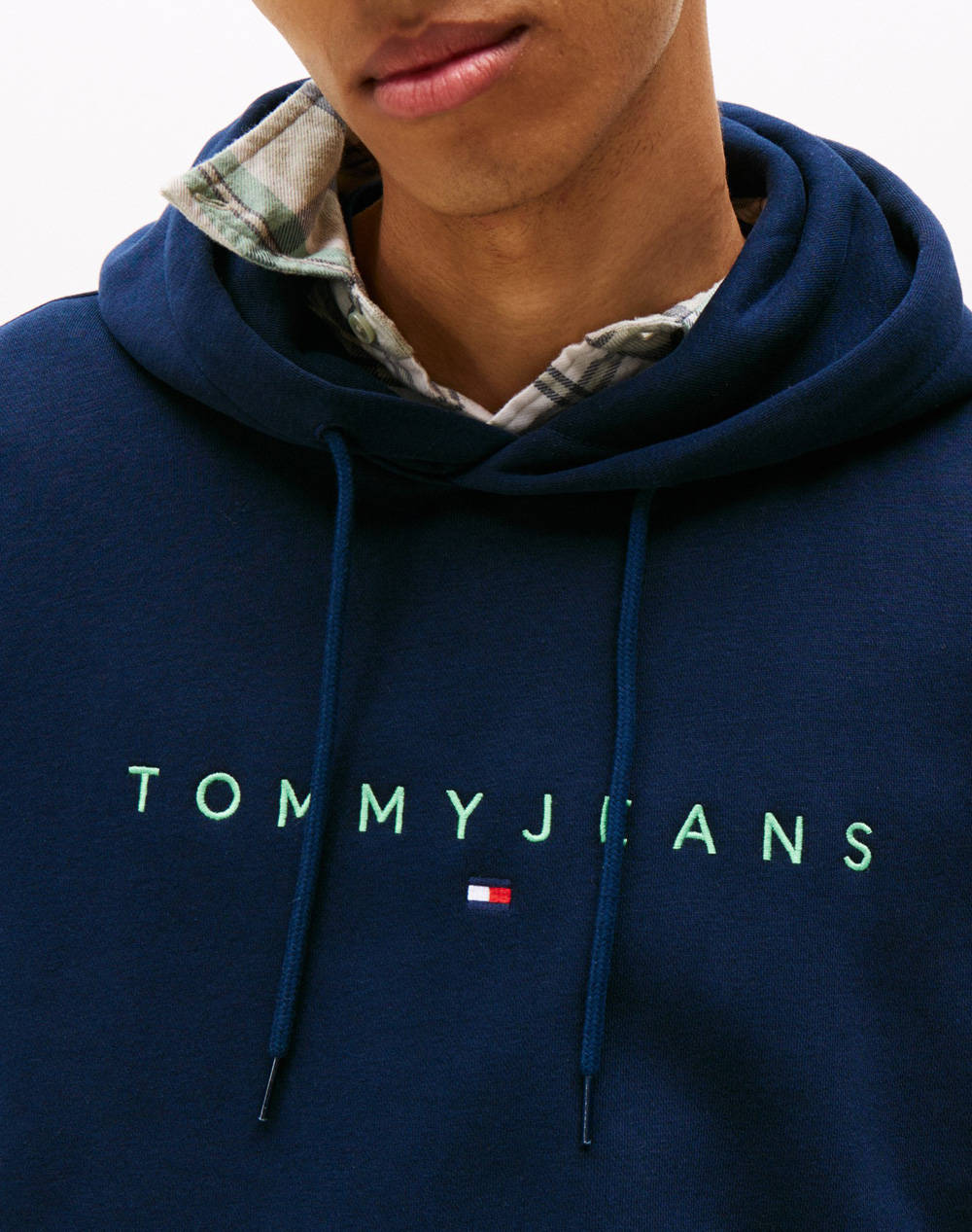 TOMMY JEANS TJM REG LINEAR LOGO HOODIE EXT