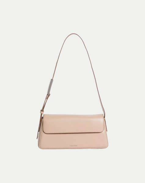 CALVIN KLEIN JEANS BELTED SMALL SHOULDER BAG (Dimensiuni: 23.5 x 12 x 6cm.)