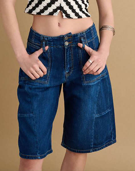 ATTRATTIVO PANTALONI SCURTI