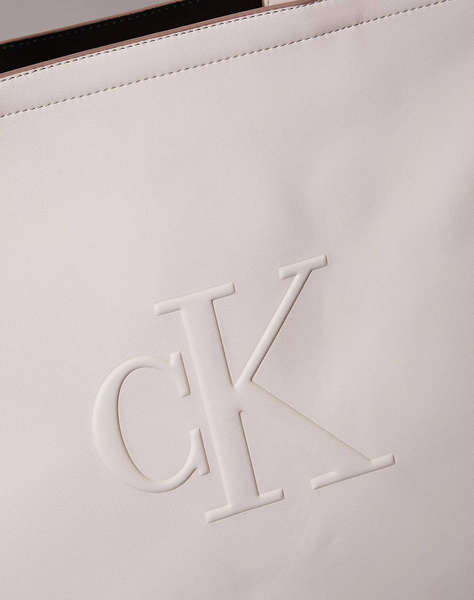 CALVIN KLEIN SCULPTED SLIM TOTE34