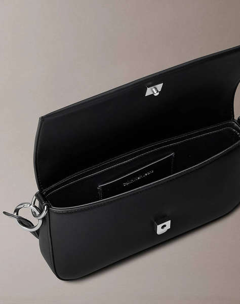 CALVIN KLEIN SCULPTED FLAP SHOULDER POUCH25 (Dimensiuni: 14 x 24.5 x 4cm.)