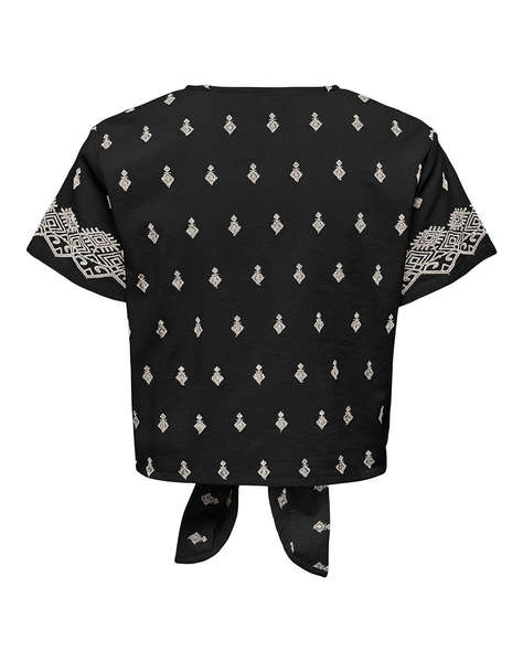 ONLY ONLSIESTA WILLA EMB SS KNOT BUT TOP WVN