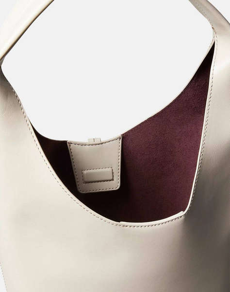 CALVIN KLEIN STN LCK SLCHY SMLL S (Dimensiuni: 18.5 x 23.5 x 12cm.)