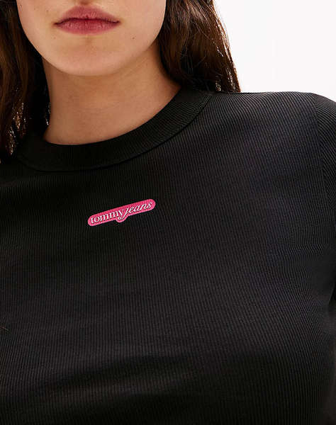 TOMMY JEANS TJW SLIM SCRIPT LABEL SS TEE EXT