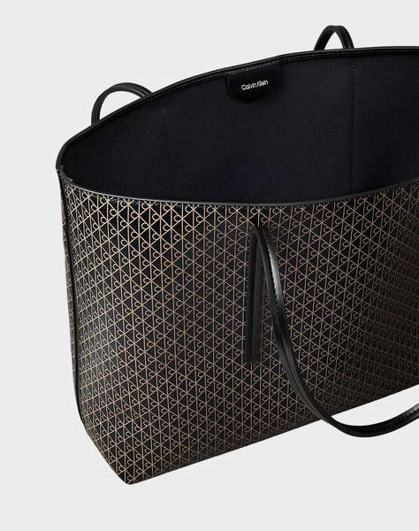 CALVIN KLEIN JEANS AOP TOTE W/ POUCH ON STRAP (Dimensiuni: 39 x 28 x 13cm.)