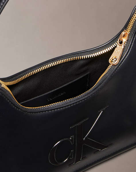 CALVIN KLEIN RAISED CK SMALL SHOULDER BAG (Dimensiuni: 25 x 18.5 x 6cm.)