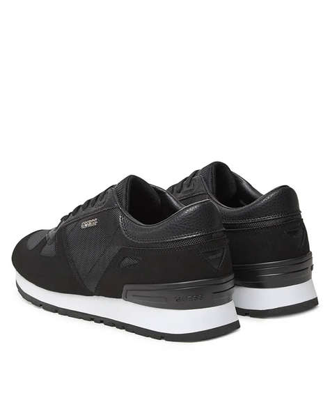 GUESS TRESA INCALTAMINTE DE BARBATI