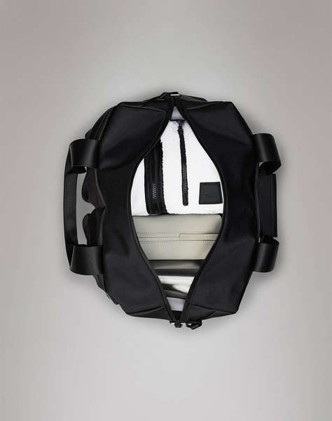 RAINS Otaru Weekend Bag Small W3 (Dimensiuni: 37 x 19 x 53cm.)