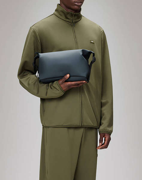 RAINS Hilo Wash Bag W3 (Dimensiuni: 18 x 12 x 26cm.)