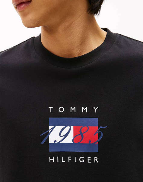 TOMMY HILFIGER LINEAR FLAG GRAPHIC LS TEE